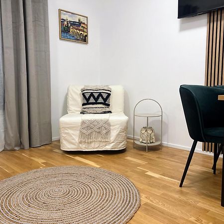 Jasminn Apartments Прага Экстерьер фото