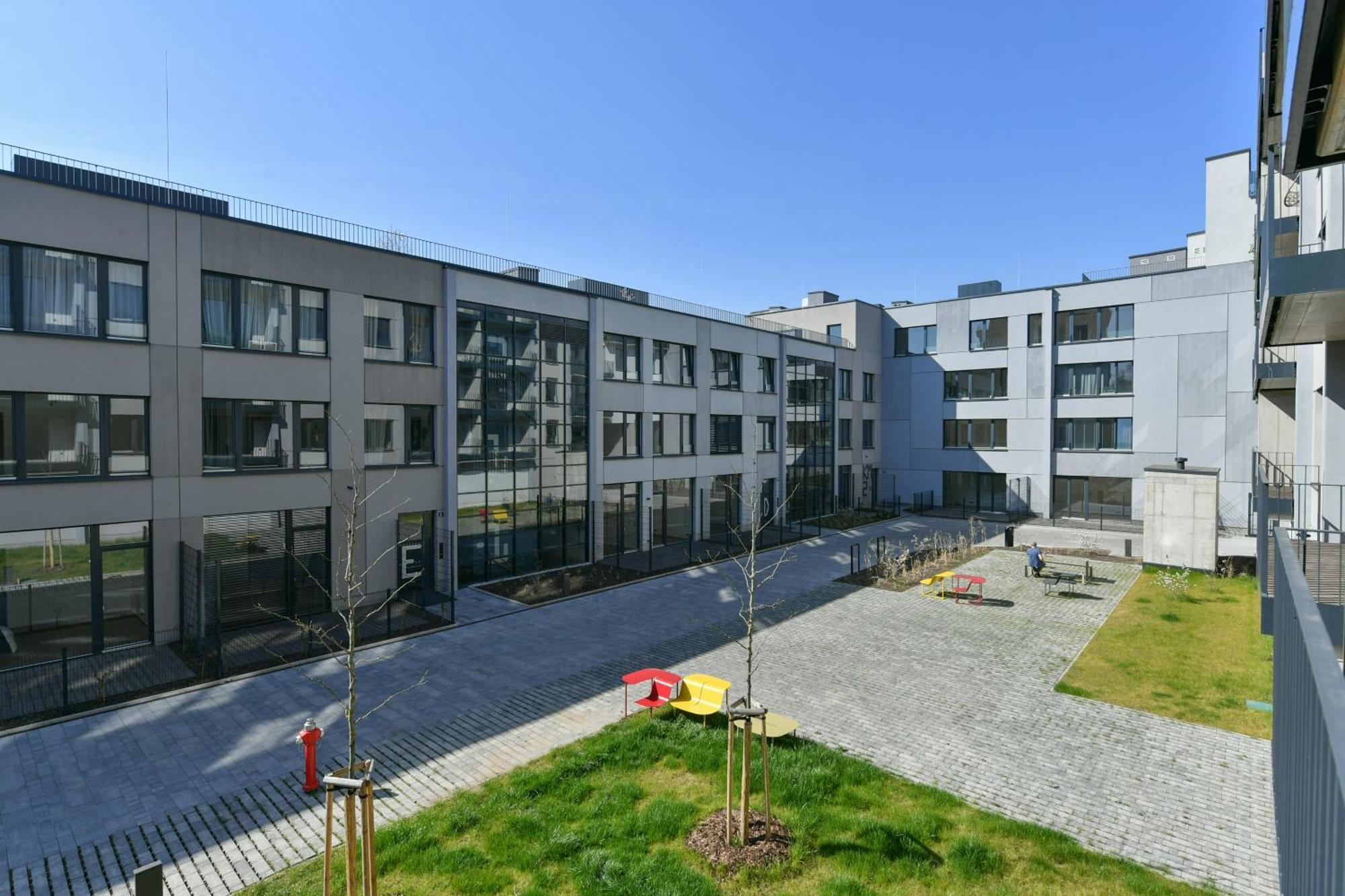 Jasminn Apartments Прага Экстерьер фото