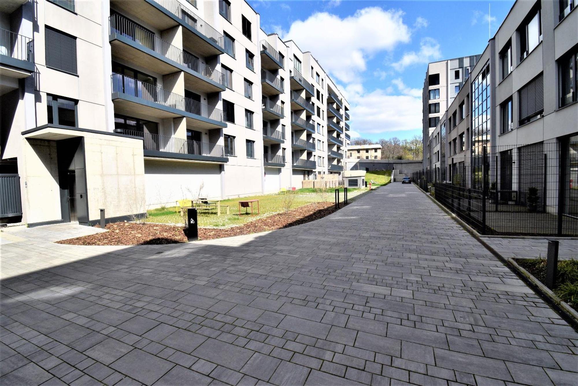 Jasminn Apartments Прага Экстерьер фото